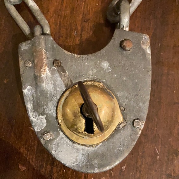 Vintage Reproduction of Antique PADLOCK with skeleton key & chain, lock replica - Picture 4 of 10